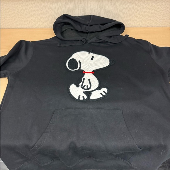 Black Snoopy Hoodie - Picture 4 of 5